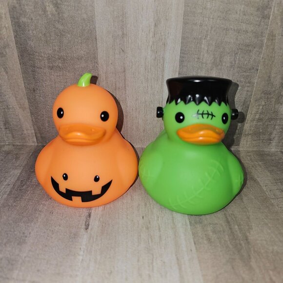 Halloween Rubber Ducks Duckies Ducky Pumpkin Frankenstein - Picture 1 of 8